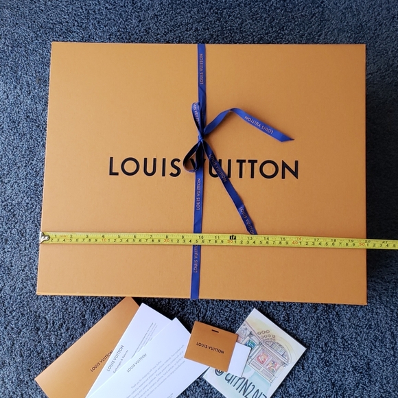 Louis Vuitton Gift Box, HUGE GIANT, EXTRA LARGE - Picture 2 of 7
